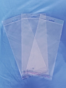 БОПП пакет с европодвесом с клапаном и скотчем